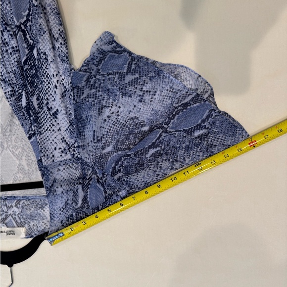 Diane Von Furstenberg Silk Blue Snake Print Wrap Dress - Picture 7 of 11
